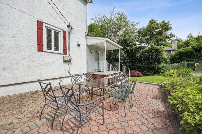 Building Photo - 179 Woodruff Ave