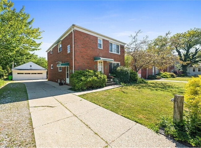 Building Photo - 21372 Milan Dr