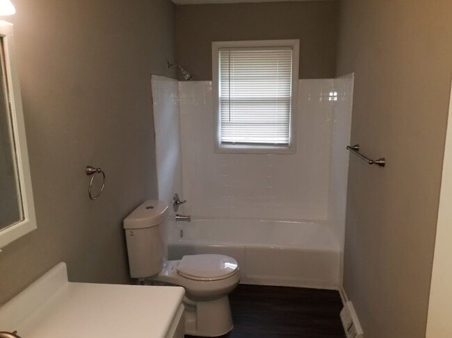 Building Photo - AVAILABLE NOW!! Oak Grove 3 Bed 2 Car garage!