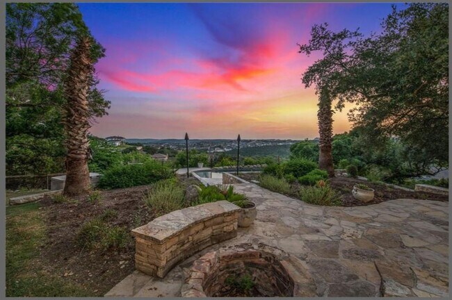Building Photo - 1400 Camelback