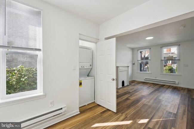 Building Photo - 4447 N 19th St