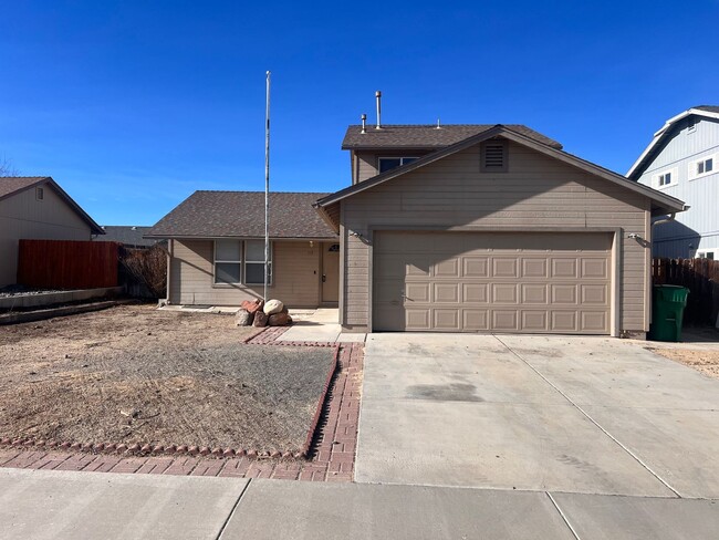 Building Photo - Two-story home in Desert Lakes Subdivision