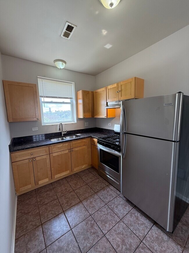 Building Photo - 7952 S Carpenter St