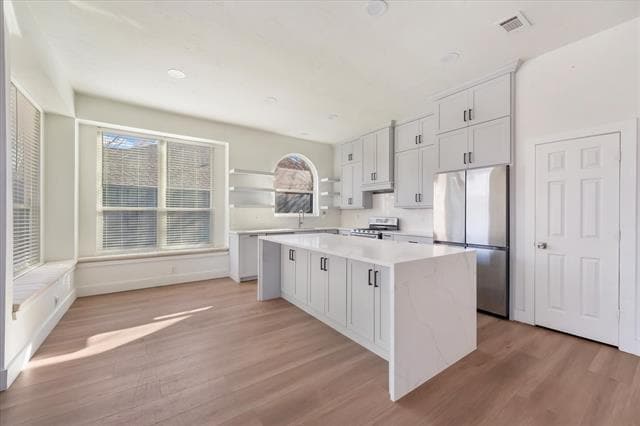 Building Photo - 8405 Greenspoint Dr