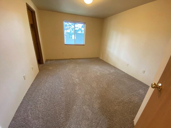 Building Photo - 802 Juniper Ave