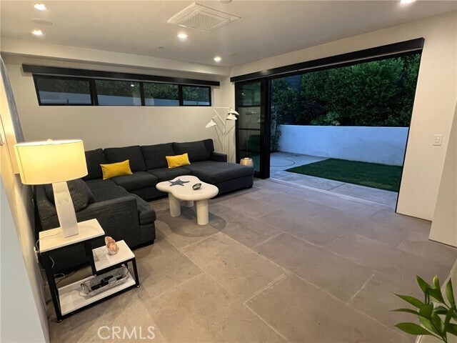 Building Photo - 809 Emerald Bay