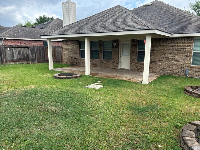 Building Photo - 25111 Country Gate Dr