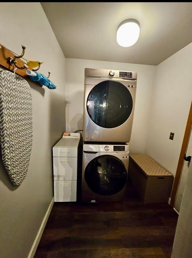 Building Photo - 5469 Barnwood Dr