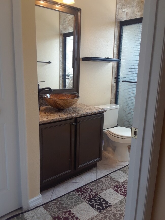 Building Photo - Spacious 4-Bedroom Home in Poinciana!
