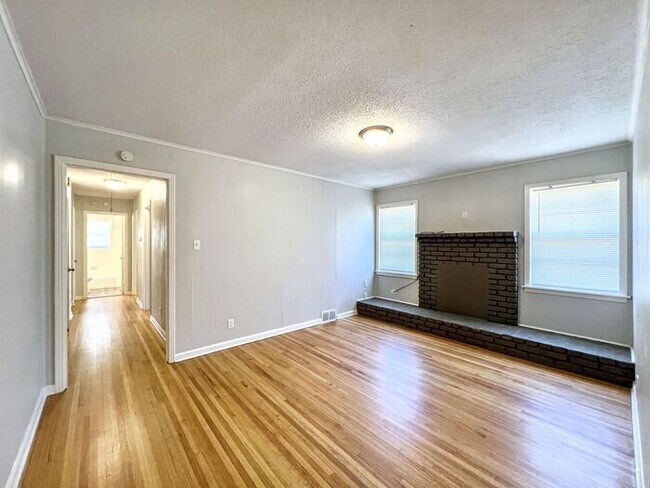 Building Photo - 3180 Bluefield St