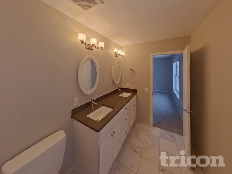 Building Photo - 2303 Leyland Cir