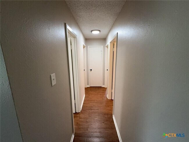 Building Photo - 1205 Kathey Dr