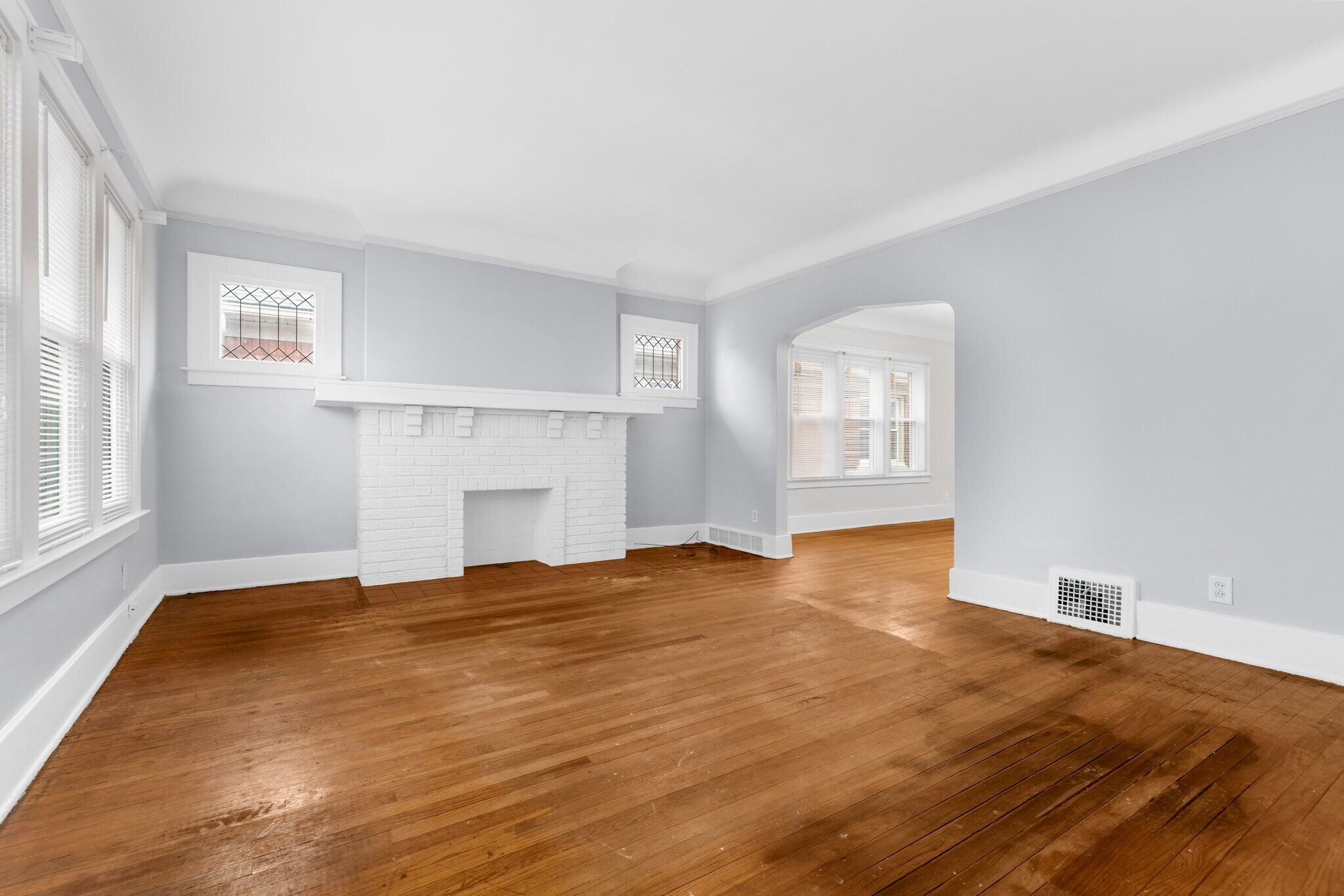 Building Photo - 966 Beaconsfield Ave