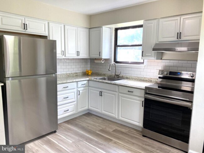 Building Photo - 230 Almonesson Rd