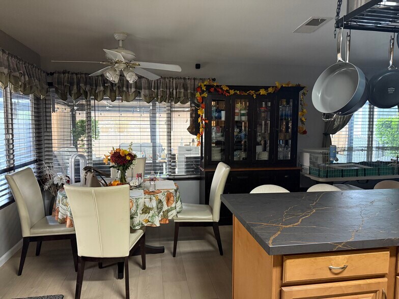 Building Photo - 13907 Hawick Dr