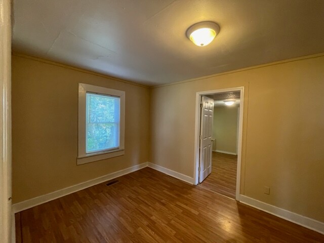 Building Photo - 300 E Highland Dr