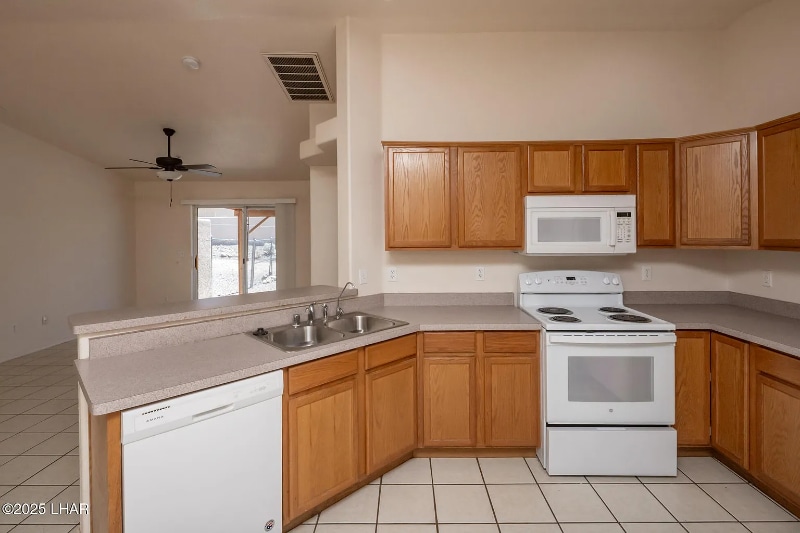 Building Photo - 3188 Desert Dr