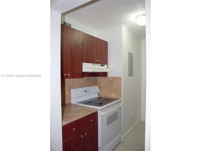 Building Photo - 7405 SW 152nd Ave