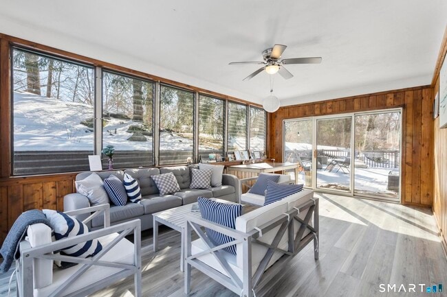 Building Photo - 153 Fillow St