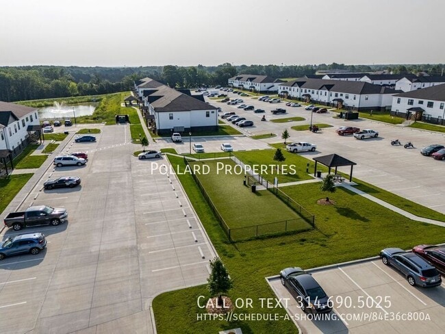 Building Photo - 1402 Parkview Dr