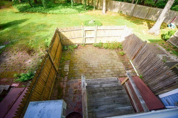 Building Photo - 848 Plain St