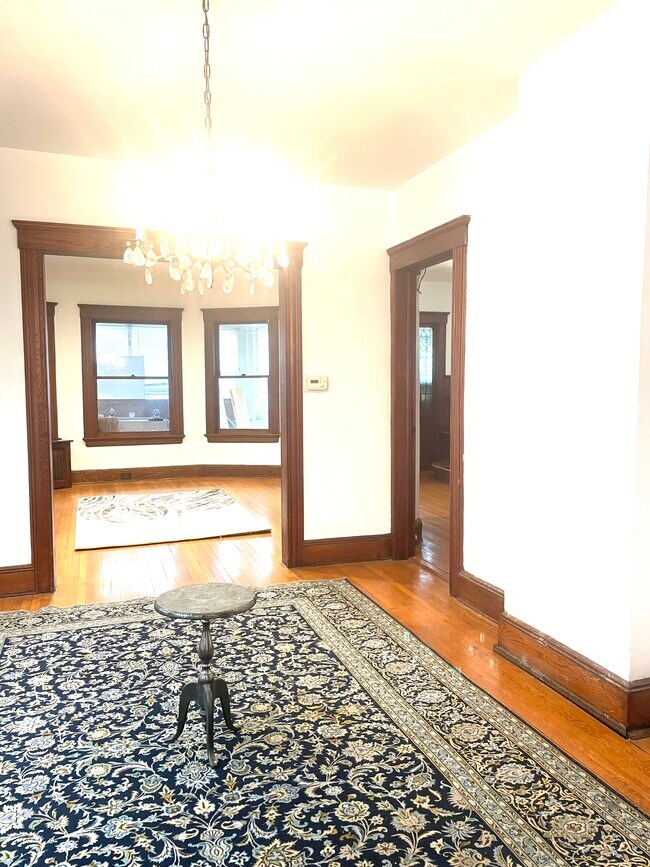 Living and dining room - 499 Highland Ave