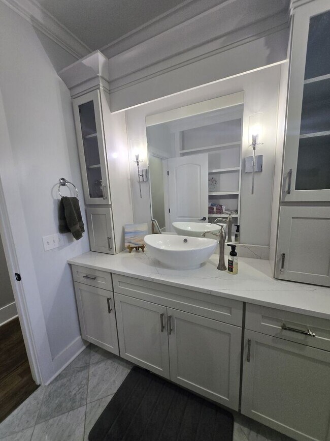 Building Photo - Amazing House In Windstone Available For P...