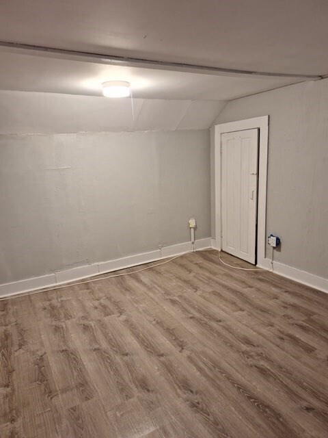 Building Photo - 404 Main St