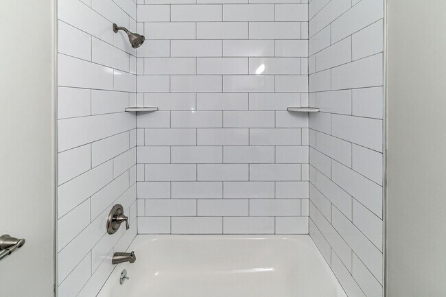 Building Photo - 487 Fort Hill Cir