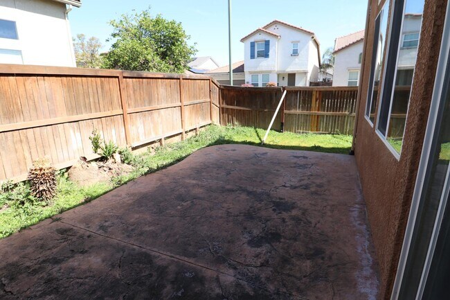 Building Photo - 879 Tureaud Ln