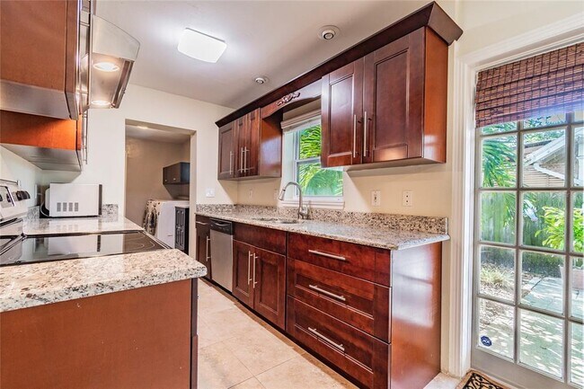 Building Photo - 303 Wildwood Way
