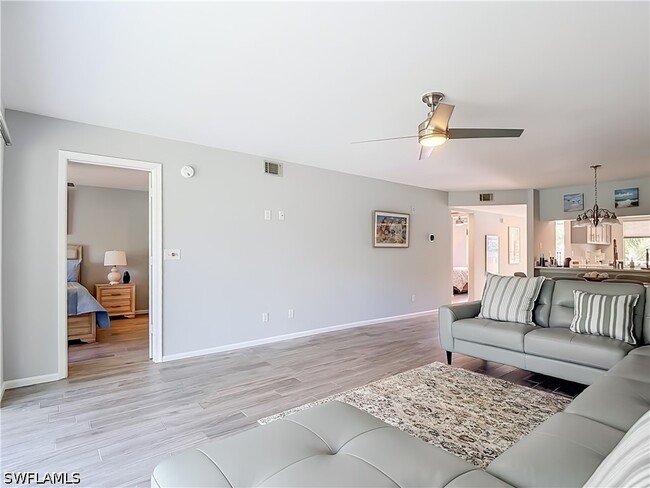 Building Photo - 3685 Amberly Cir
