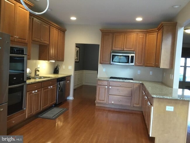 Building Photo - 17 Wharton Dr