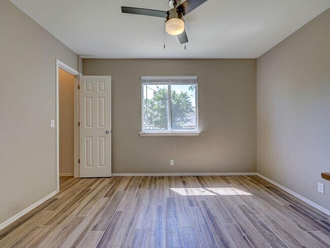 Building Photo - 148 Sapphire Lake Dr