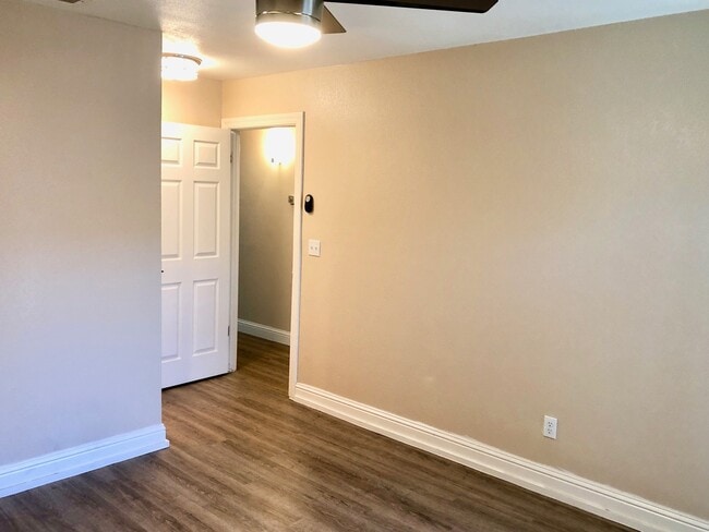 Building Photo - $1,595 Bullard & HWY 41, 2 Bedroom Condo -...