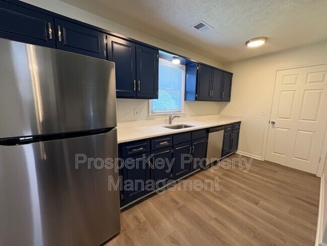 Building Photo - 205 Bonanza Dr
