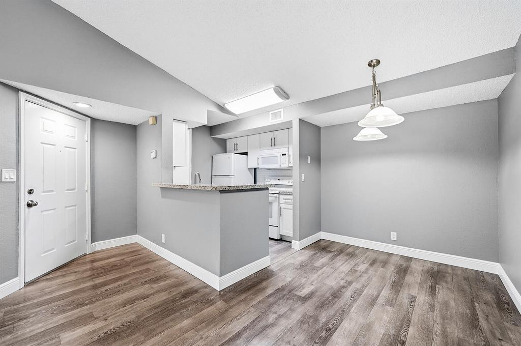 Building Photo - 2900 S University Dr