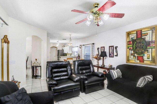 Building Photo - 8638 Hawbuck St