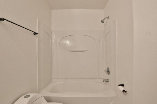 Building Photo - Beautiful Gilbert 3 bed/ 3 bath in Gilbert's The Gardens Community