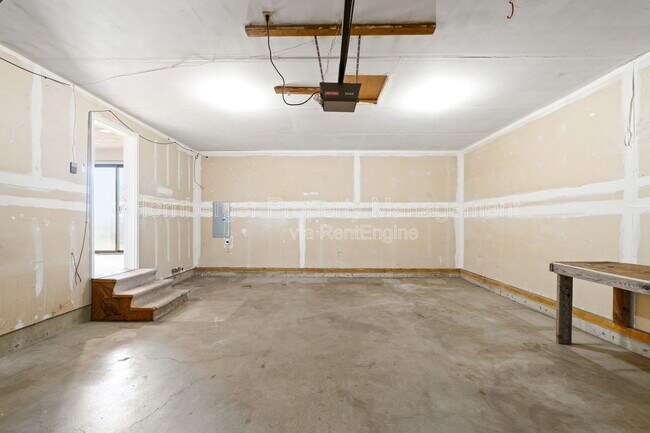 Building Photo - 1609 E 1st Ave
