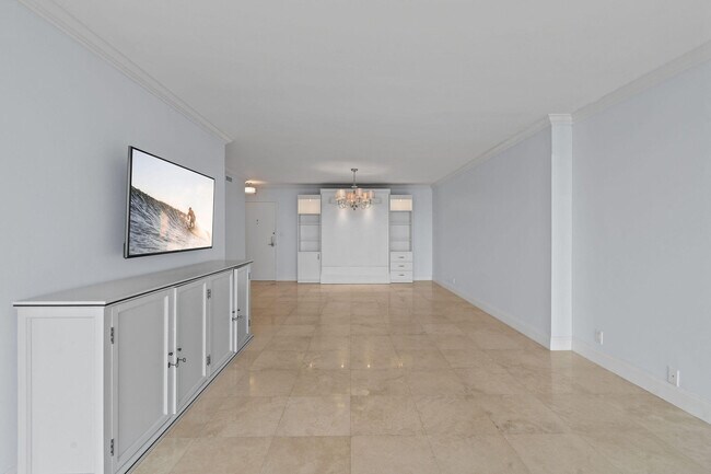Building Photo - 1701 S Flagler Dr