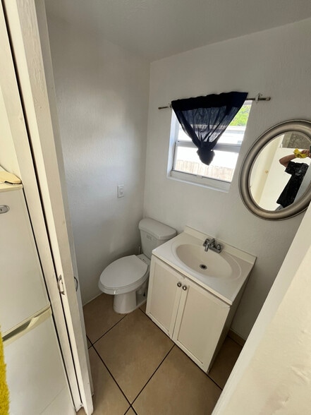 Building Photo - 1155 SW 129th Ave