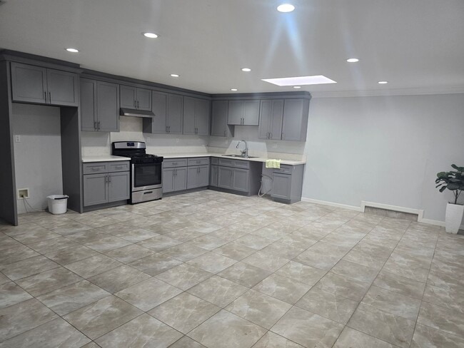 Building Photo - 6611 Kiowa Rd