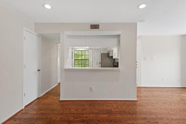 Building Photo - 7640 W Greenway Blvd