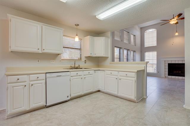 Building Photo - 329 Parkway Blvd