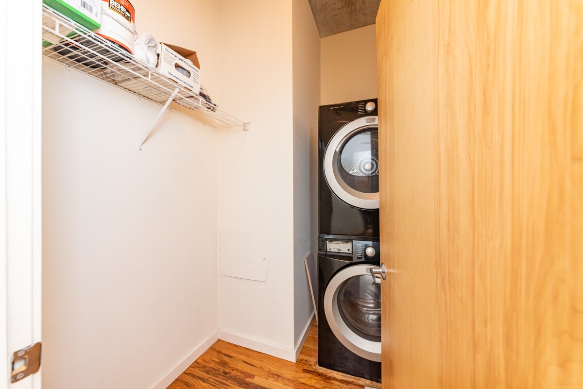 Building Photo - 1620 S Michigan Ave