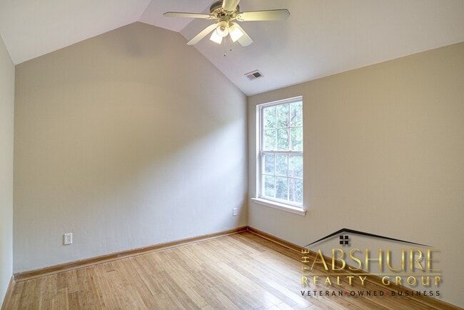 Building Photo - 852 Willow Bay Dr