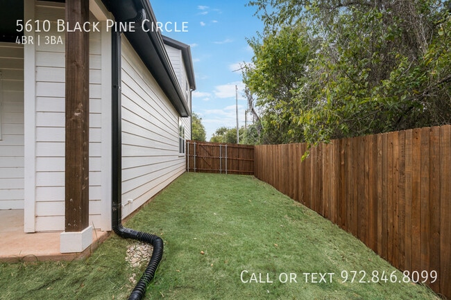 Building Photo - 5610 Black Pine Cir