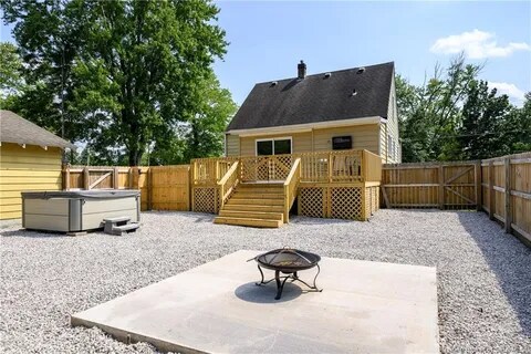 Building Photo - 710 English Ave