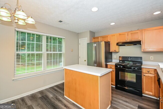 Building Photo - 213 Oak Grove Way